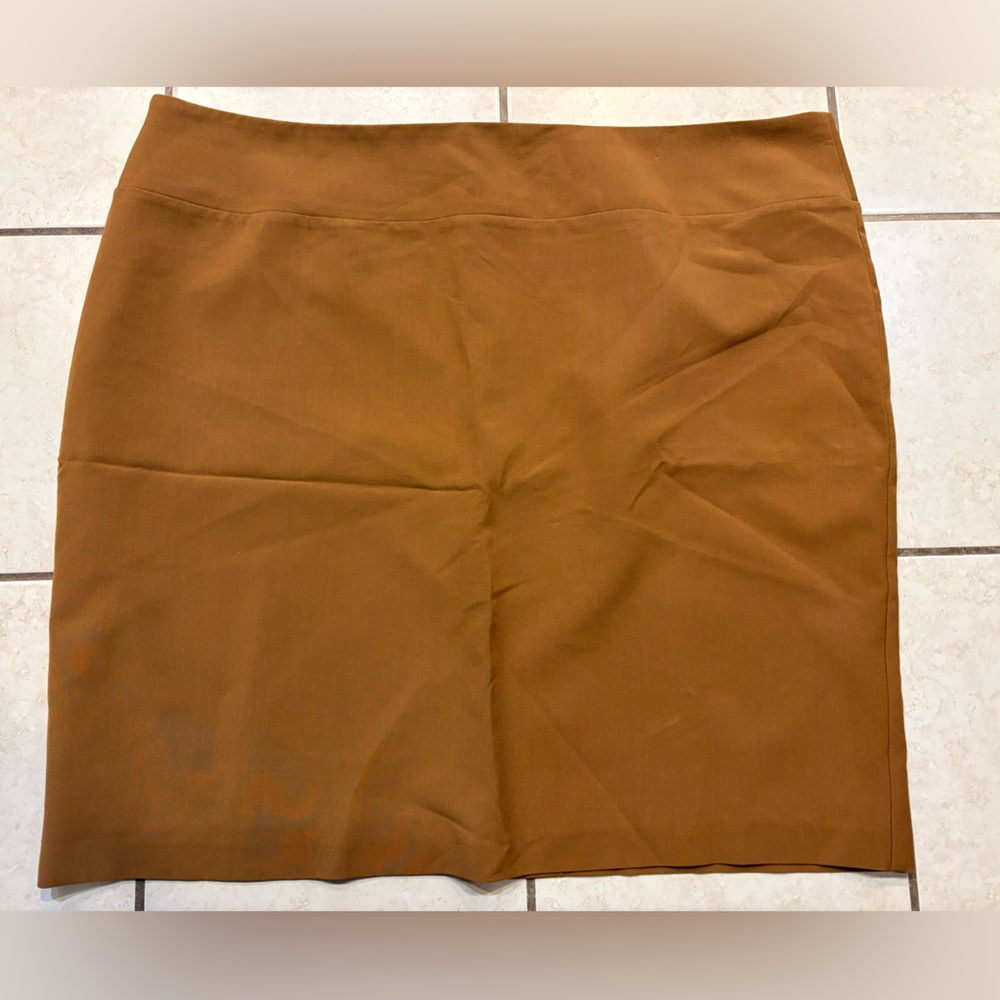 Alfani Woman Pencil Lined Skirt - Brown - Size 24W.